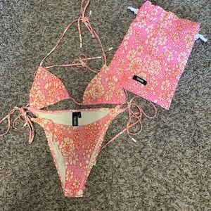 Triangl Vinca Pink Punch Size Medium